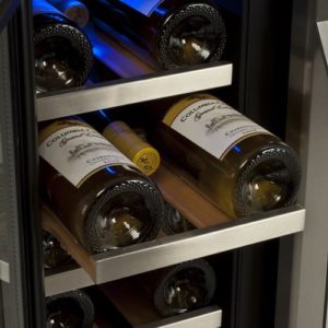 edgestar_36_bottle_built-in_wine_cooler_colseup